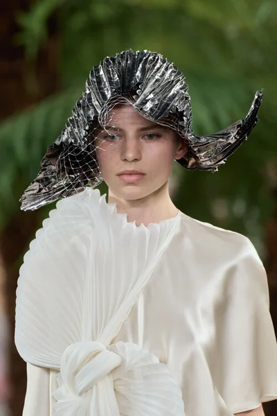 Look 101